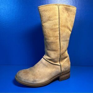 UGG Womens Lindford Nubuck Boots 7.5